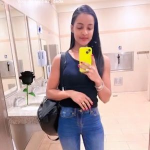 Meet your Posher, Aline